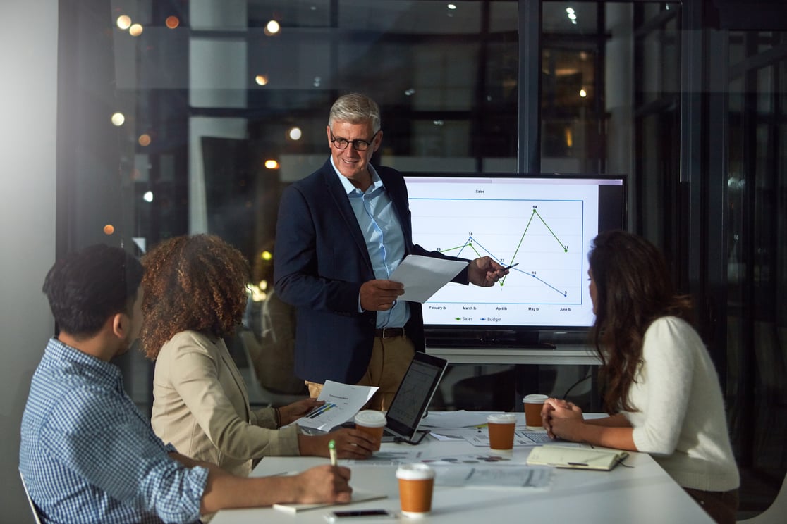 AdobeStock_1884064801 Como definir um orçamento de SEO com base na receita e na oportunidade de busca